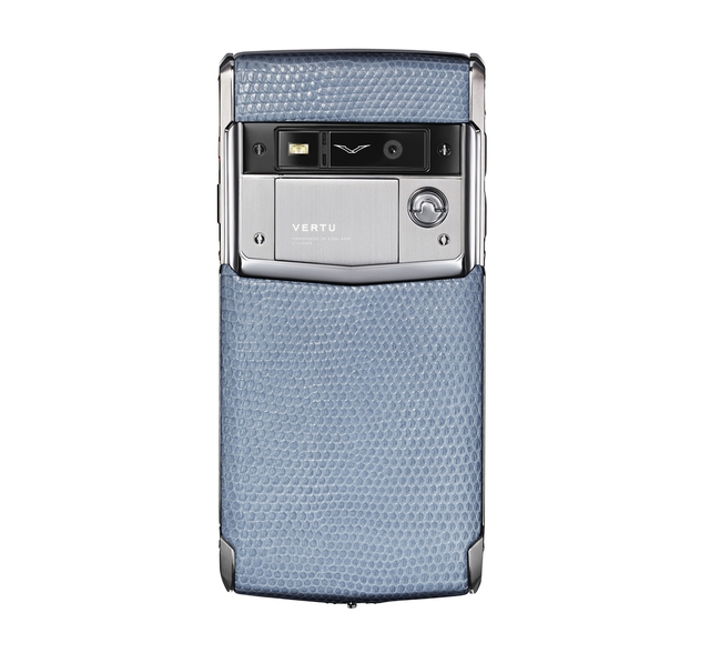 Vertu launches Signature Touch   